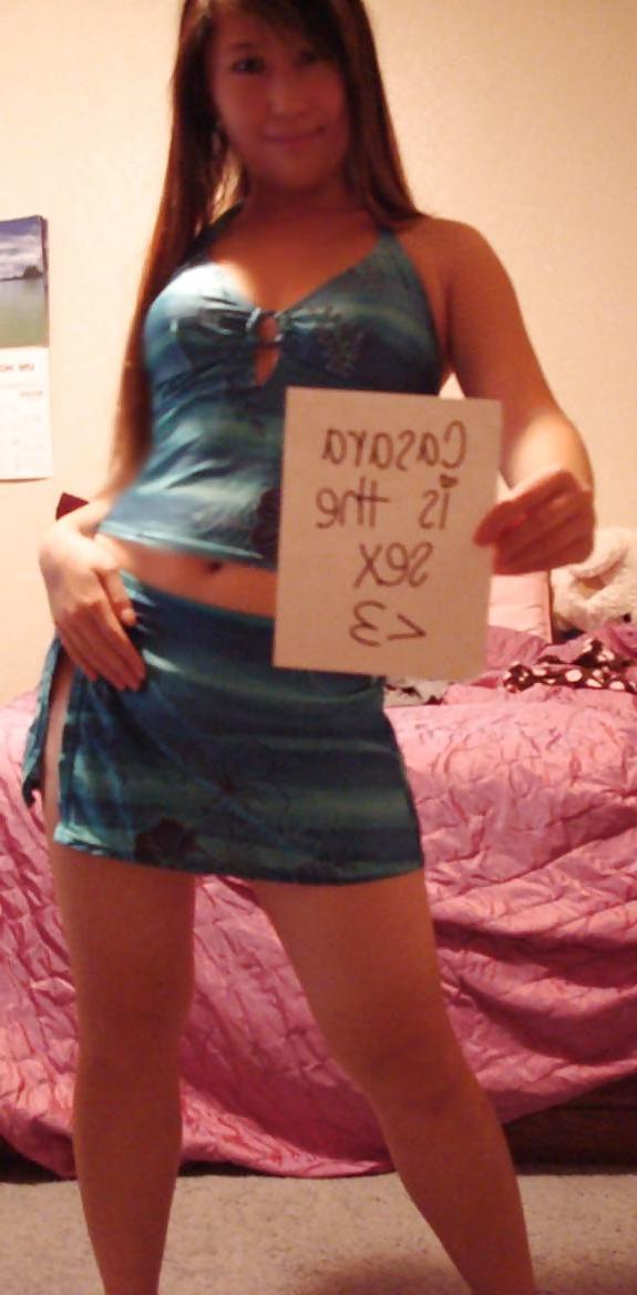 25P Cute Asian posing in front of Webcam.