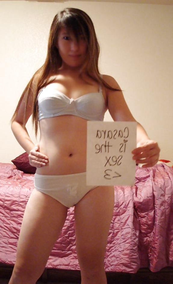 25P Cute Asian posing in front of Webcam.