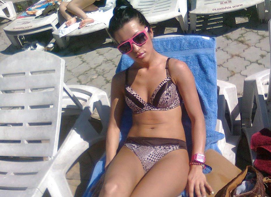 11P Romanian girl: Florentina