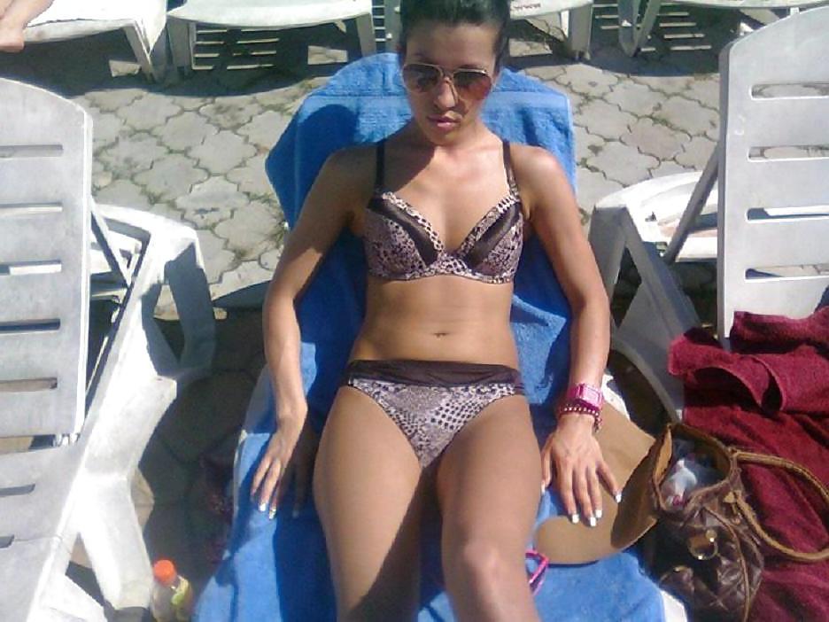 11P Romanian girl: Florentina