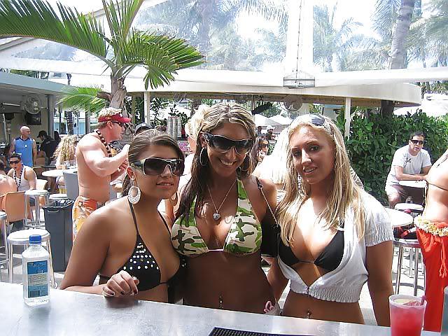 25P Hot chicks from the internet 