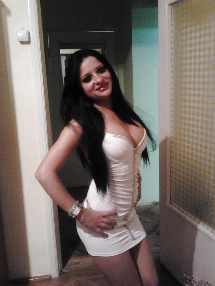 16P Romanian girl: mariana