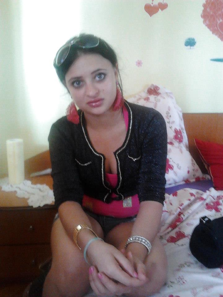 16P Romanian girl: mariana