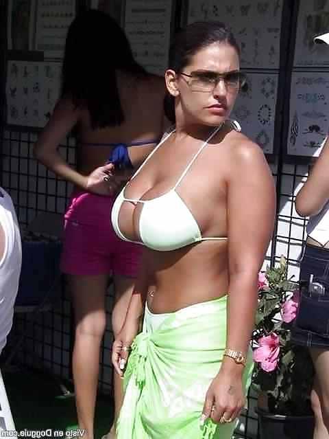 24P Non-nude busty