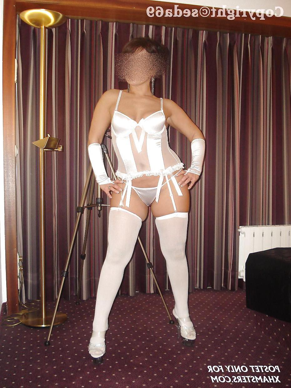 18P Big Butt Mature Seda like younger boys black and white