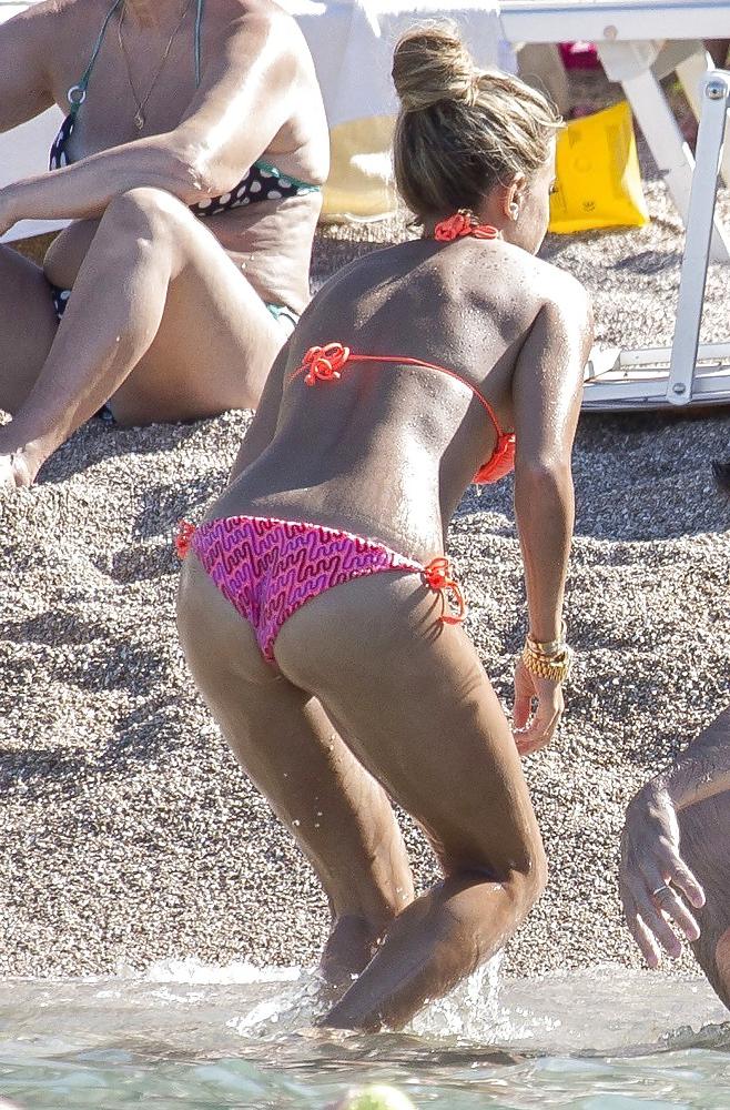 25P New Hot Pics of Sylvie van der Vaart in St. Tropez 2