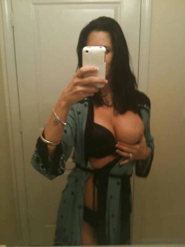 25P Patricia non nude