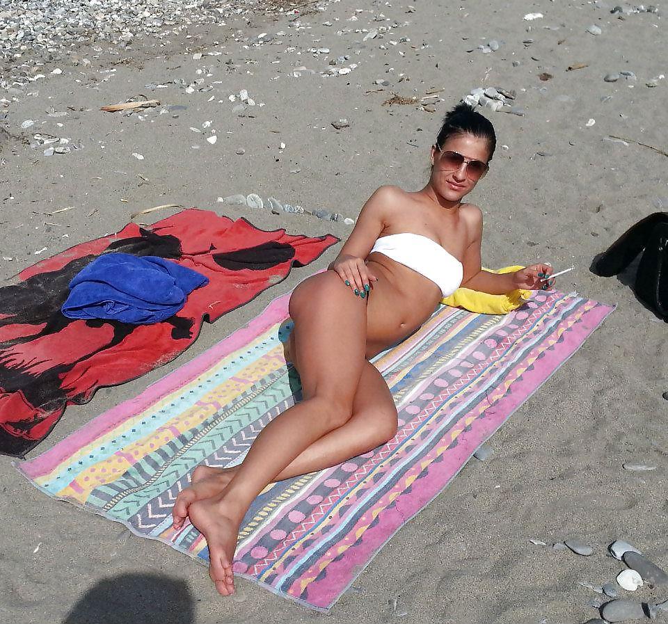 25P Romanian girl: nicole