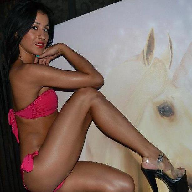 25P Romanian girl: nicole
