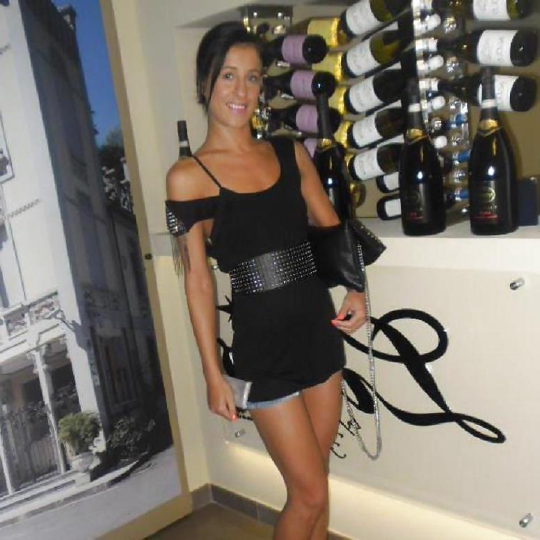 25P Romanian girl: nicole