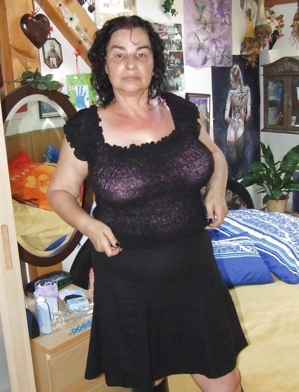 20P Women clothed 1 (Mature special)