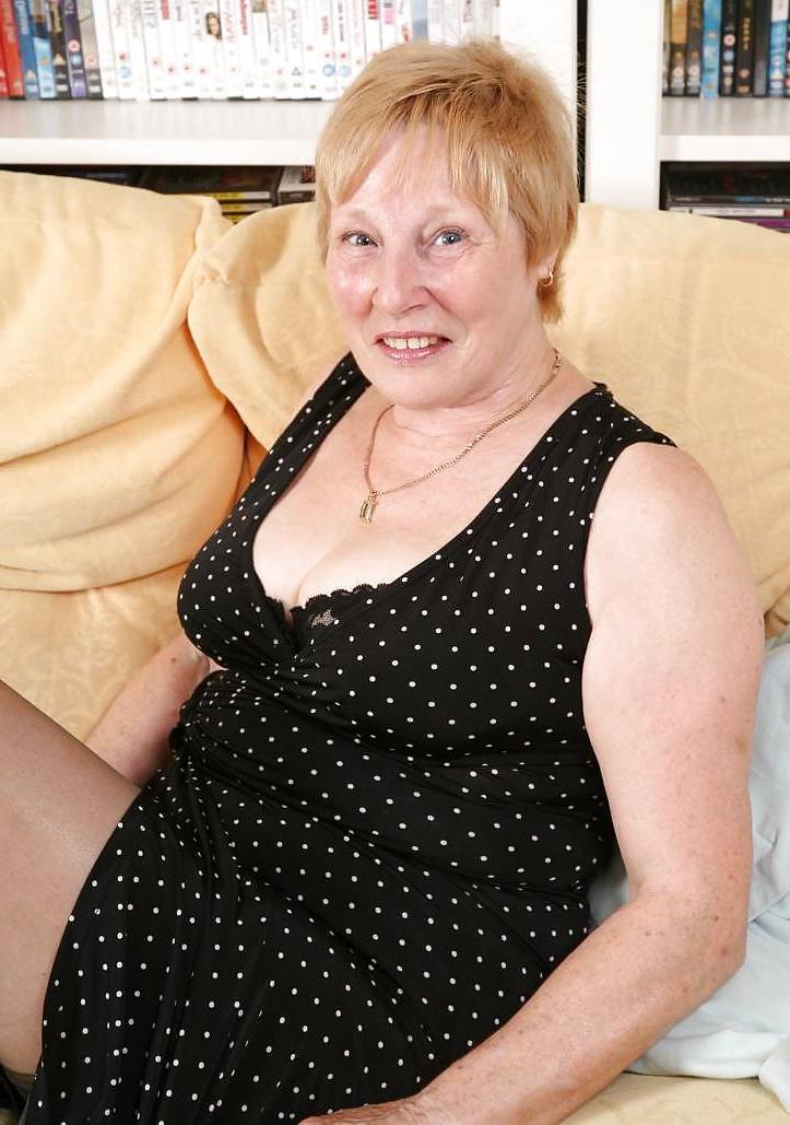 20P Women clothed 1 (Mature special)