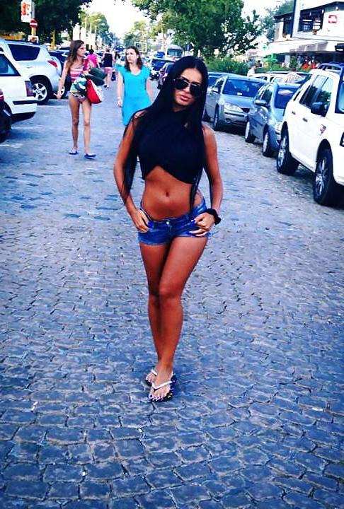 25P Romanian women: Georgina