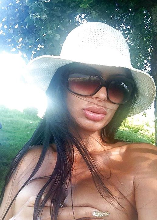 25P Romanian women: Georgina
