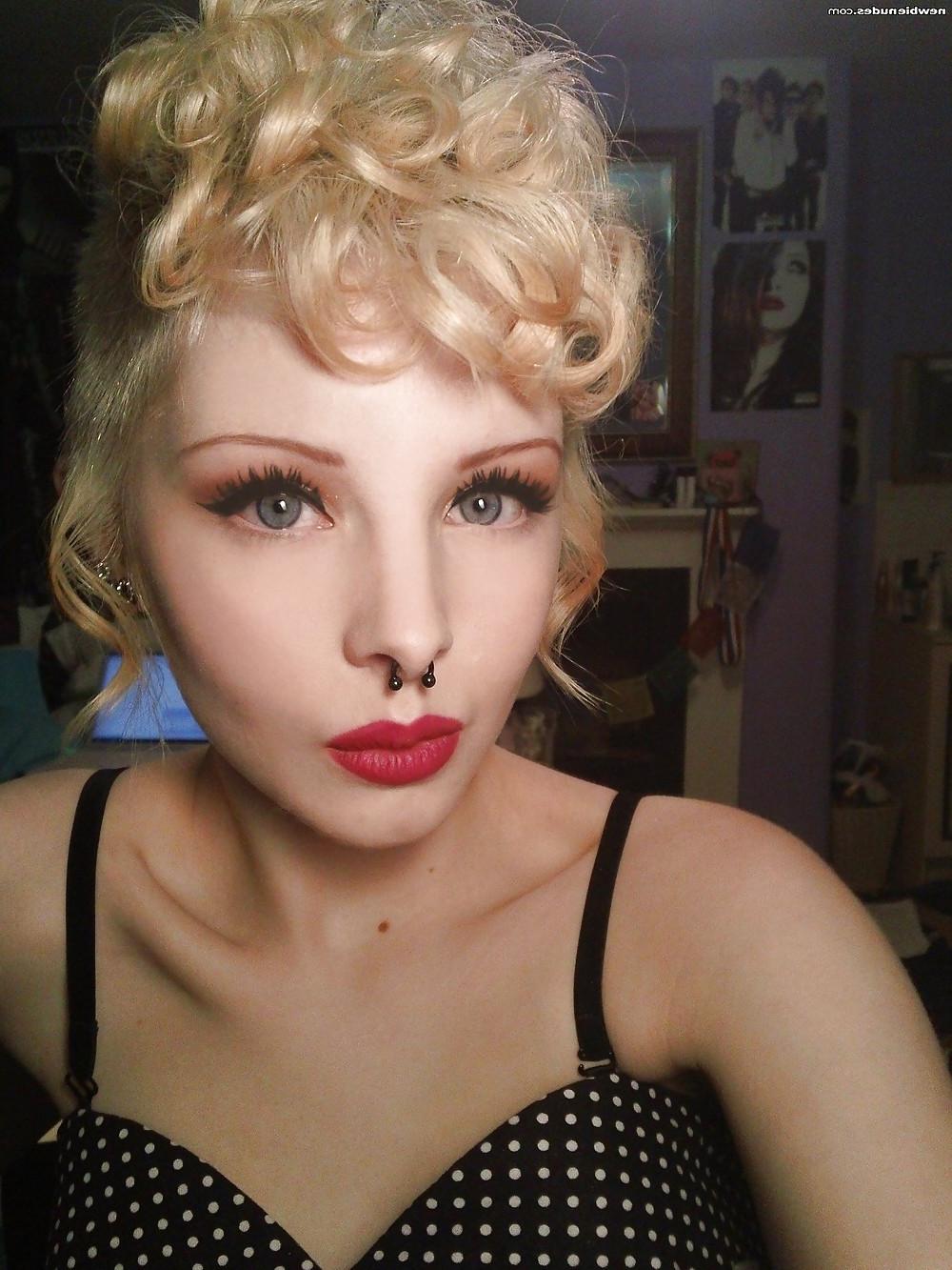 25P Non Nude Hipster Girls