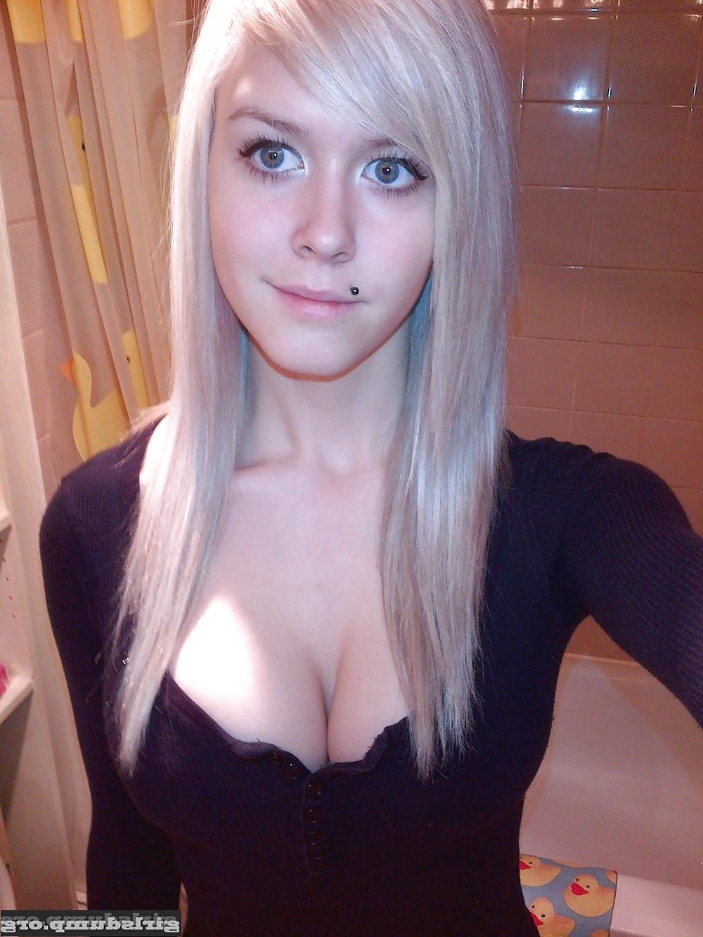 25P Cute sexy nonnude clothed ladies