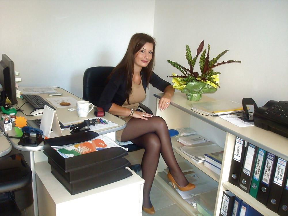 25P Cute sexy nonnude clothed ladies
