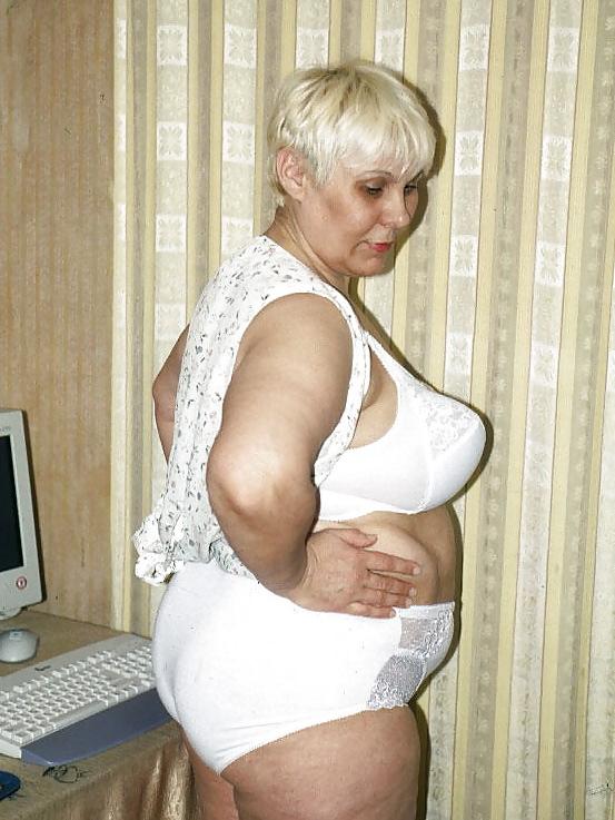 25P Russian granny!