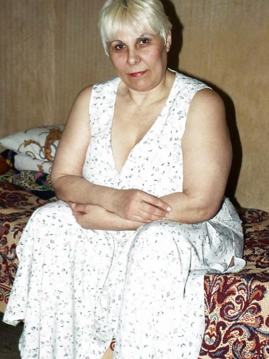25P Russian granny!