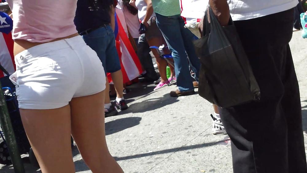 25P She has the perfect sexy butt & ass 