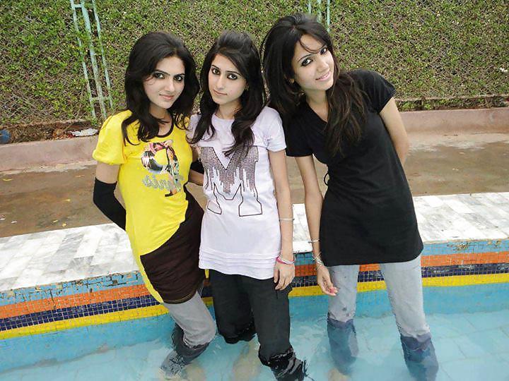 17P Beautiful Indian Girls 80 (Non Porn)-- By Sanjh 