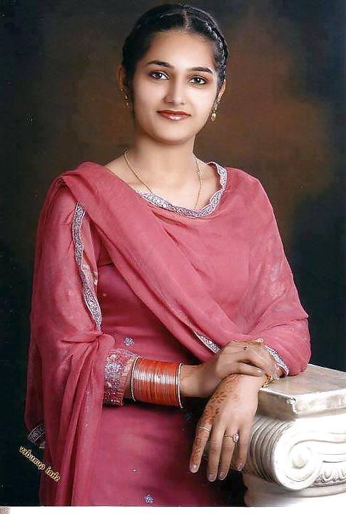 17P Beautiful Indian Girls 80 (Non Porn)-- By Sanjh 