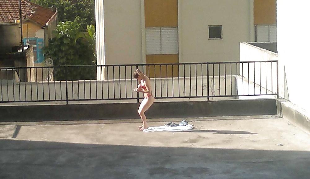 25P SDRUWS2 -  NEIGHBORHOOD VOYEUR
