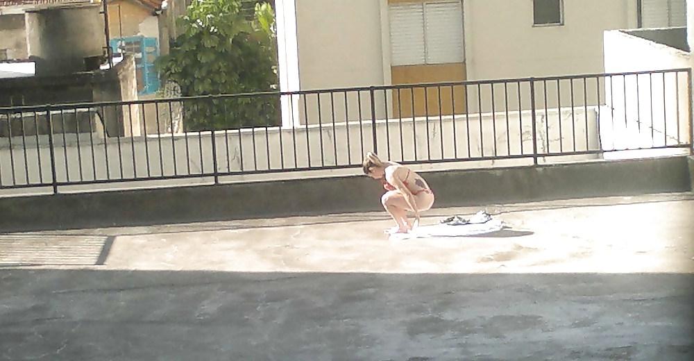 25P SDRUWS2 -  NEIGHBORHOOD VOYEUR