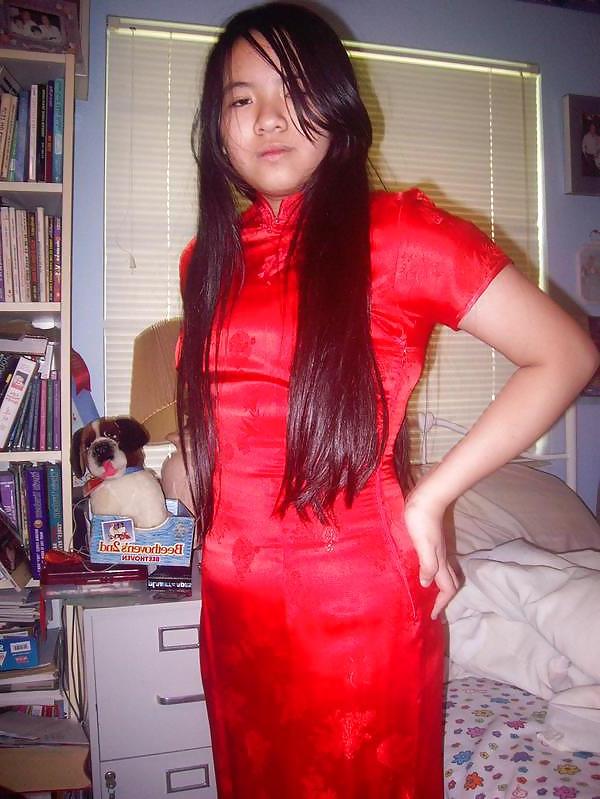14P Single Asian girl in Cheongsam