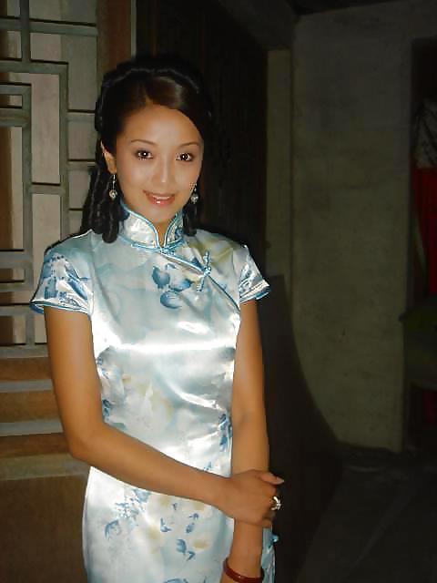 14P Single Asian girl in Cheongsam