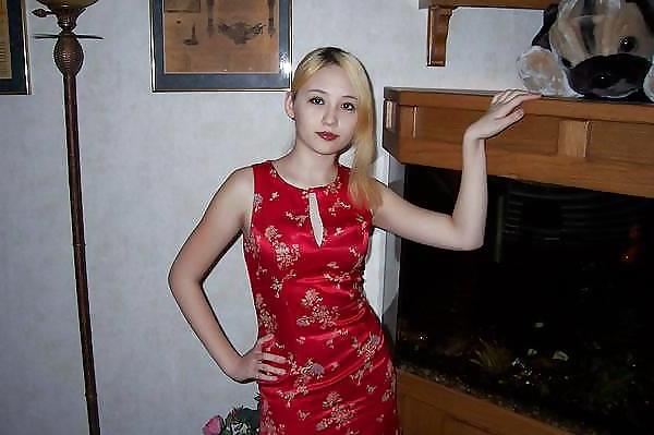 14P Single Asian girl in Cheongsam