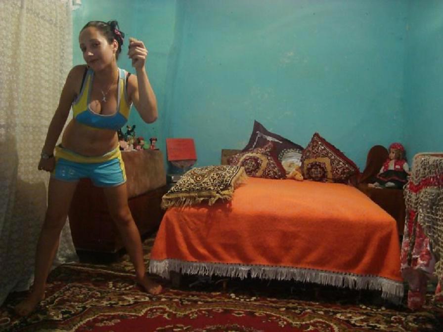 24P Romanian girl: violeta