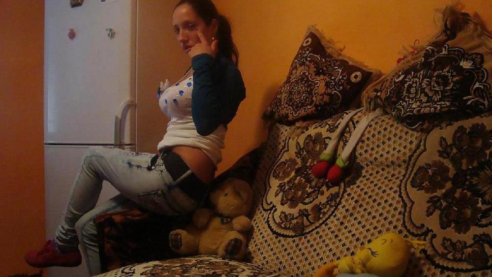 24P Romanian girl: violeta