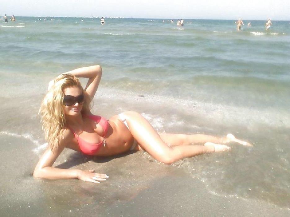 21P Romanian girl: Maria