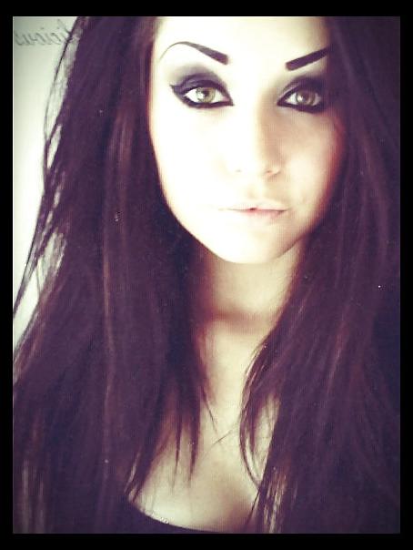 25P Goth or not, she's hot.