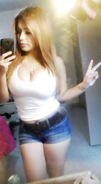 25P PAWG Latina ghetto ass (clothed)