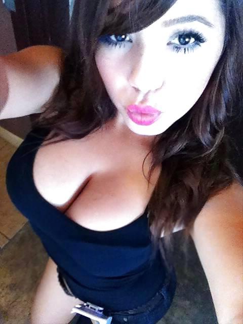 25P PAWG Latina ghetto ass (clothed)