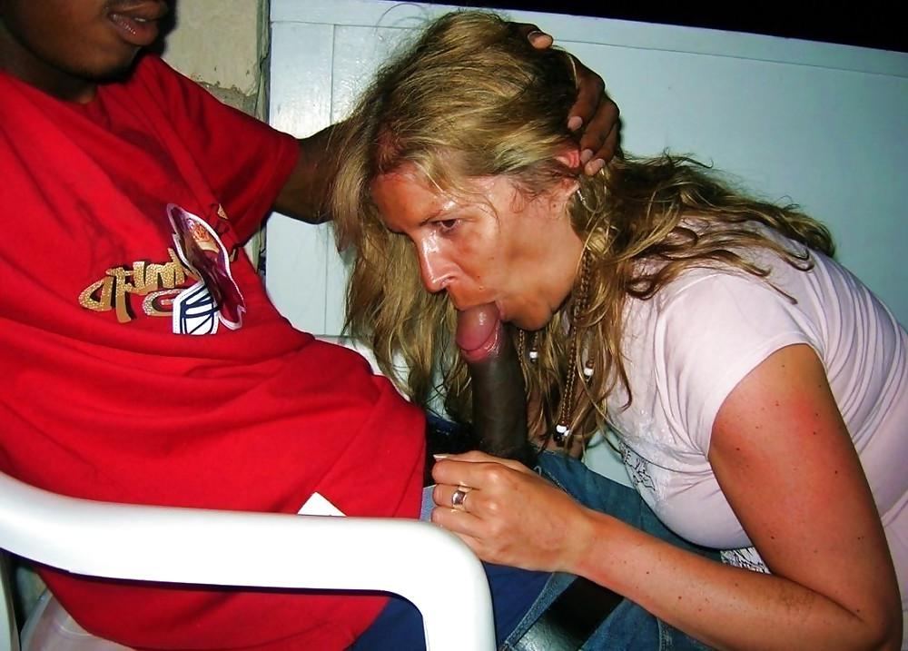 25P Interracial Oral Queens