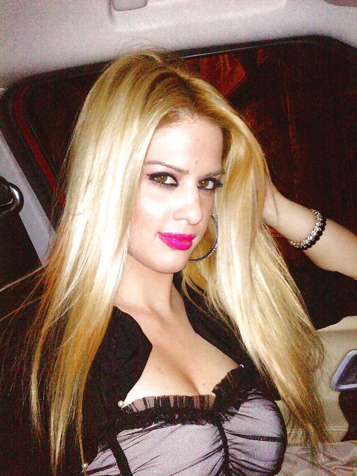 25P Greek blonde