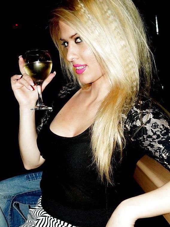 25P Greek blonde