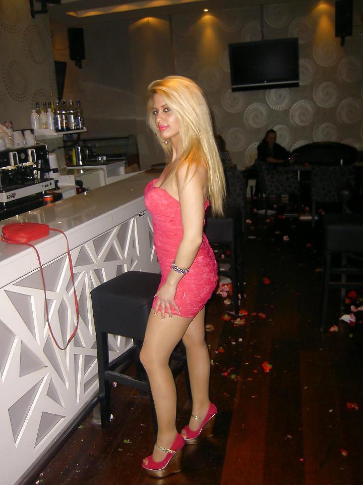 25P Greek blonde
