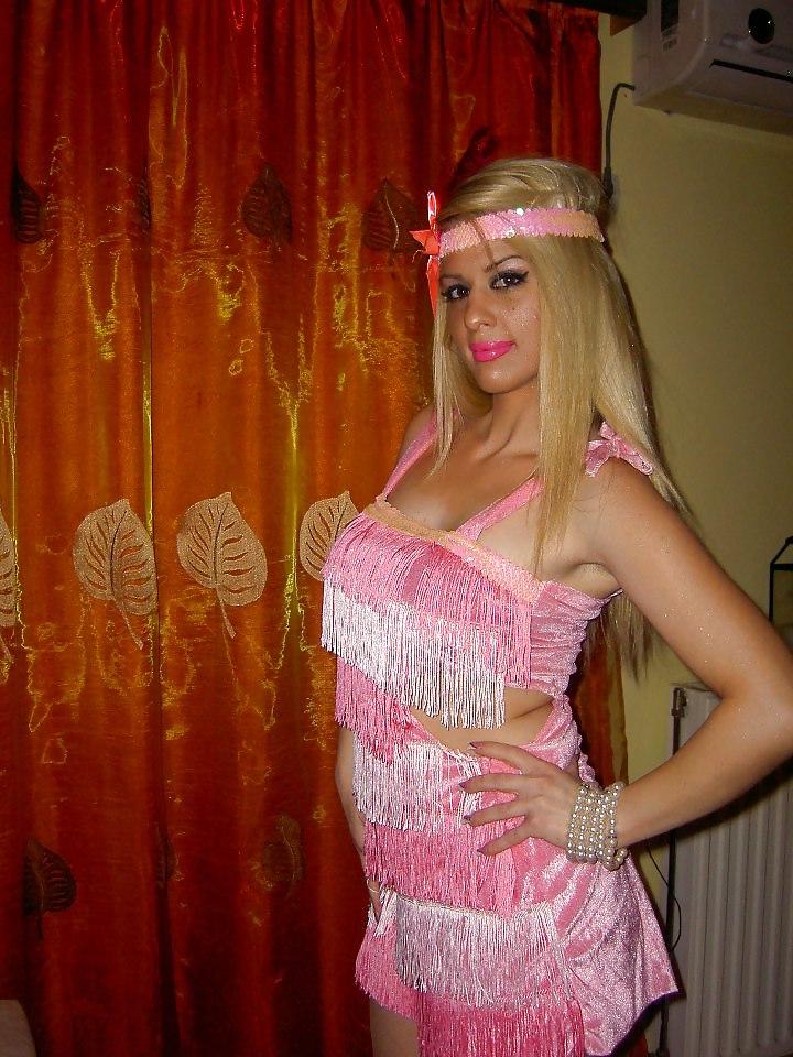25P Greek blonde