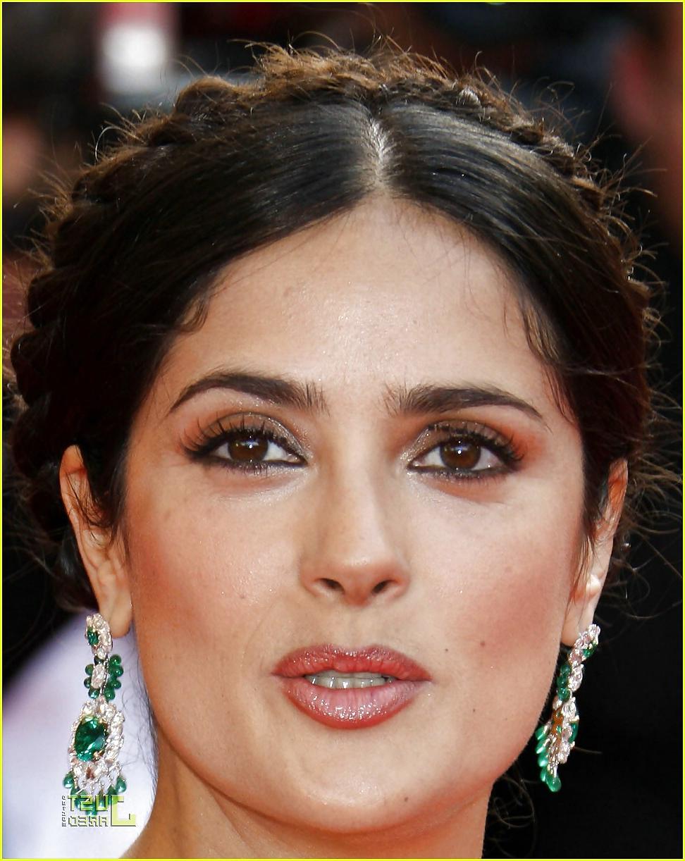 25P A Few From Salma Hayek----non nude