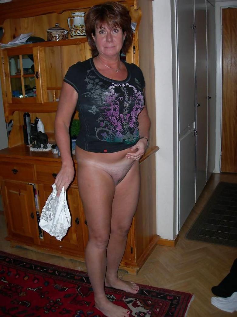 25P Les salopes ( mature , granny )