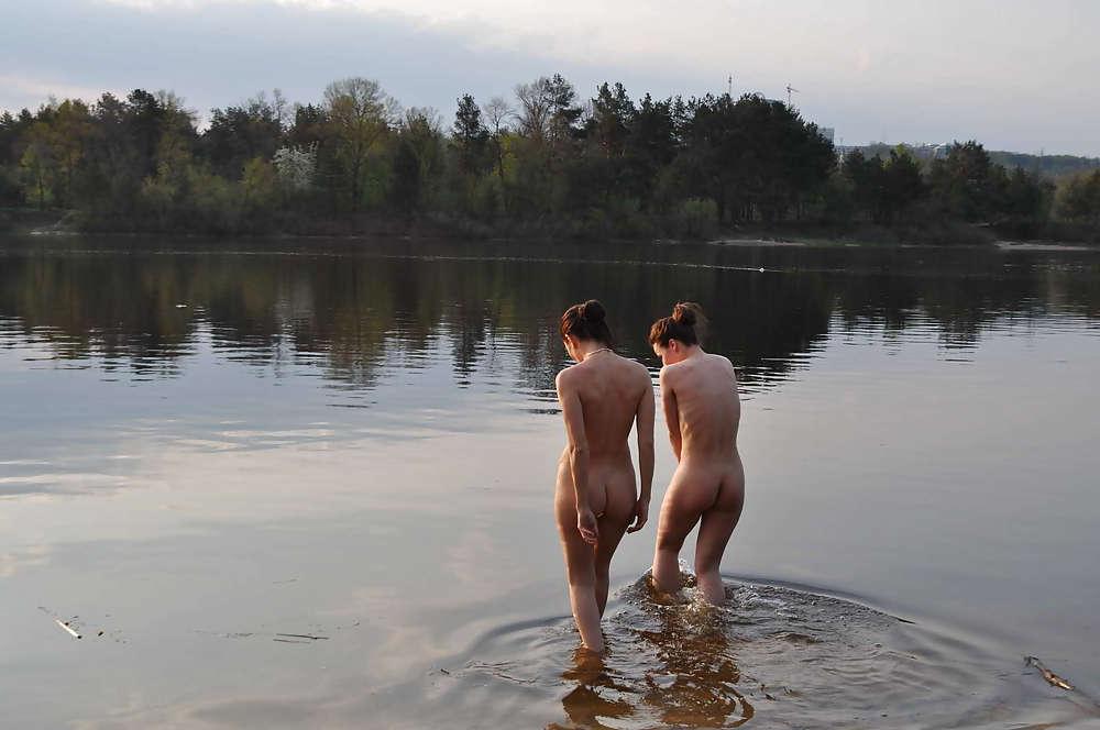25P Quartet nude on vacation