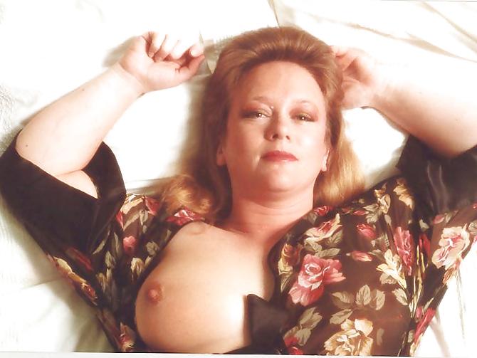 13P BBW Milf strip and spread show for friend