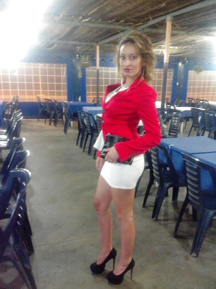 14P Romanian girl: simona