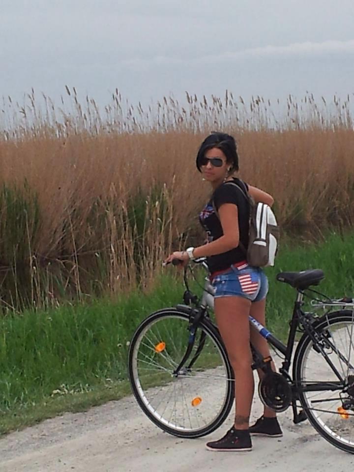 14P Romanian women: florina