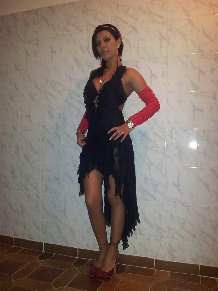 14P Romanian women: florina