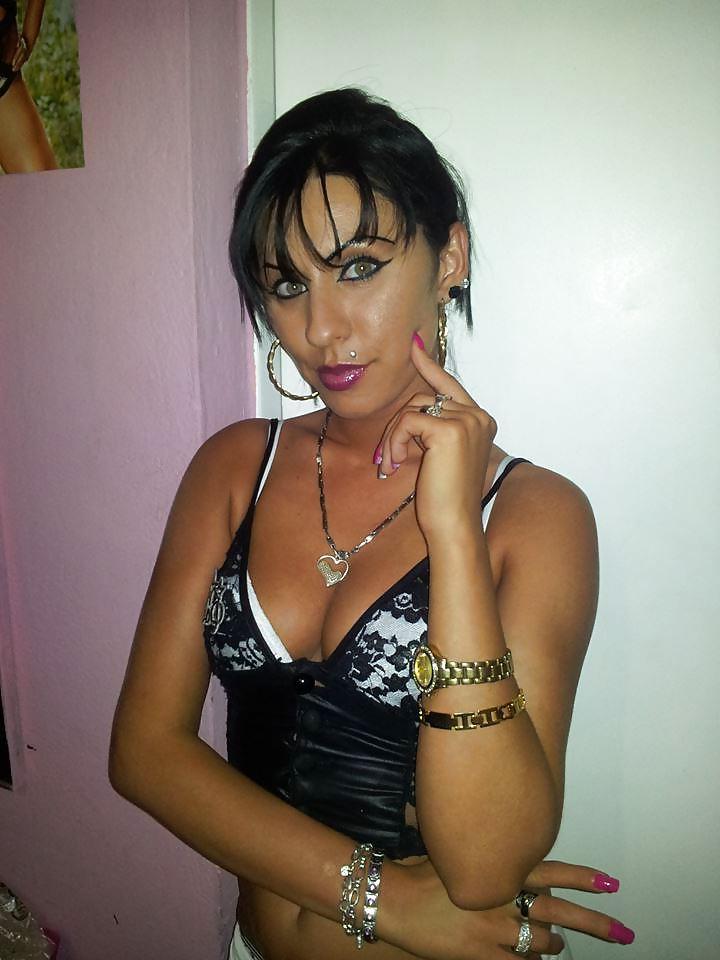 14P Romanian women: florina